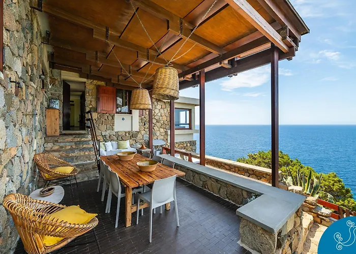 Willa Di Cala Regina, Maison De Charme Quartu SantʼElena