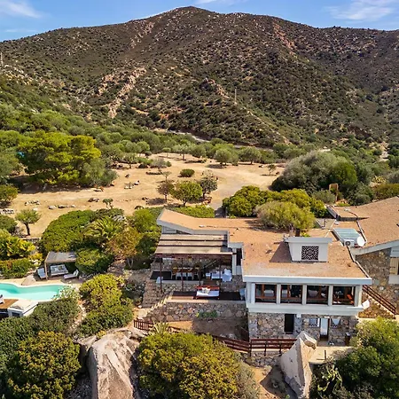 Di Cala Regina, Maison De Charme كوارتو سانتيلينا