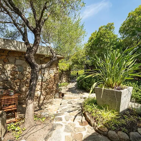 Di Cala Regina, Maison De Charme * كوارتو سانتيلينا